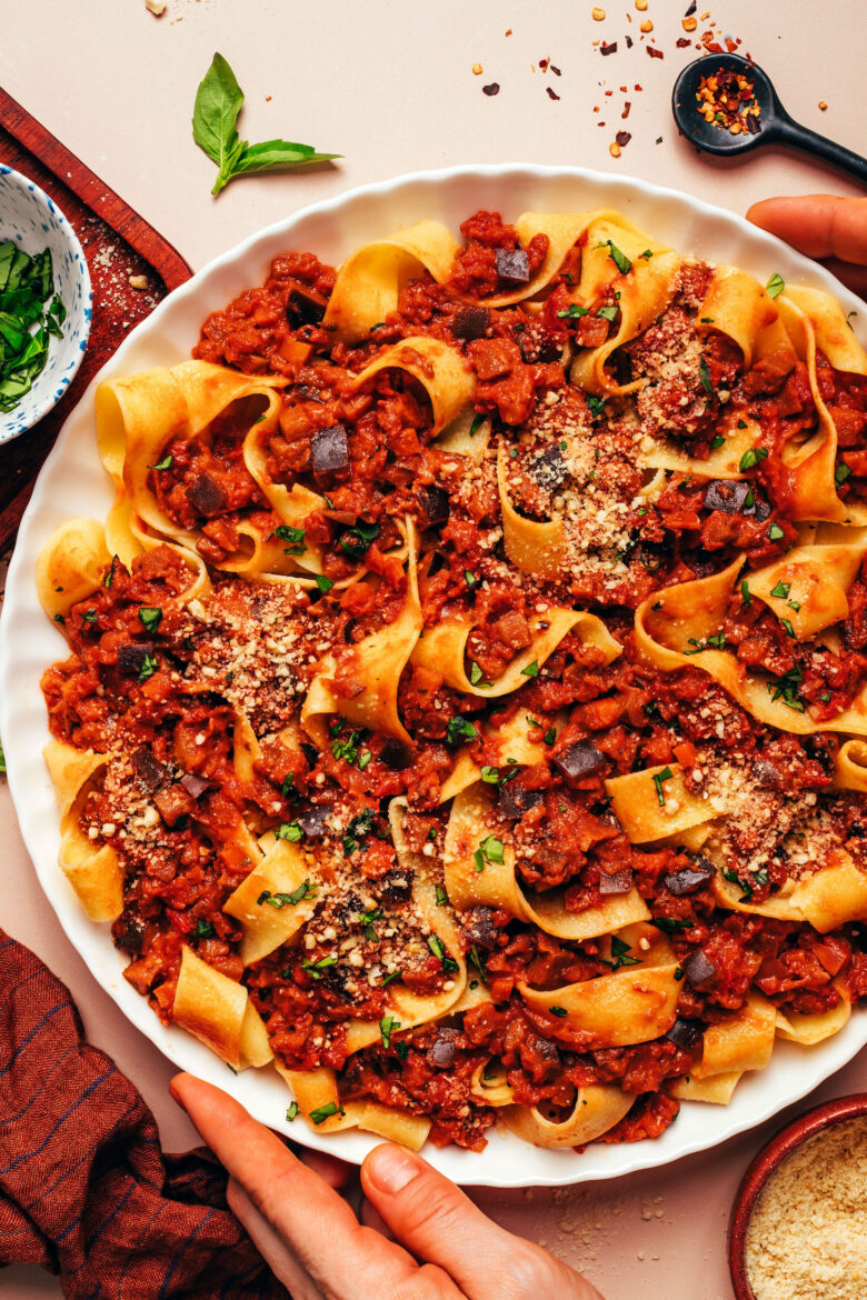 Simple Eggplant Bolognese (1 Pot!) Simple Eggplant Bolognese (1 Pot!)