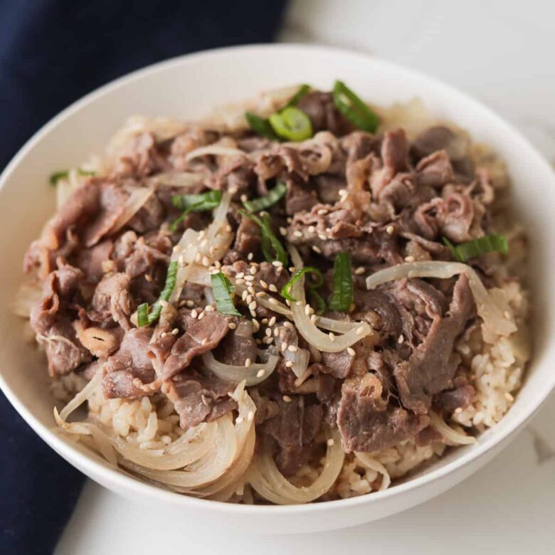 Rice Cooker Beef Gyudon – A Peachy Plate